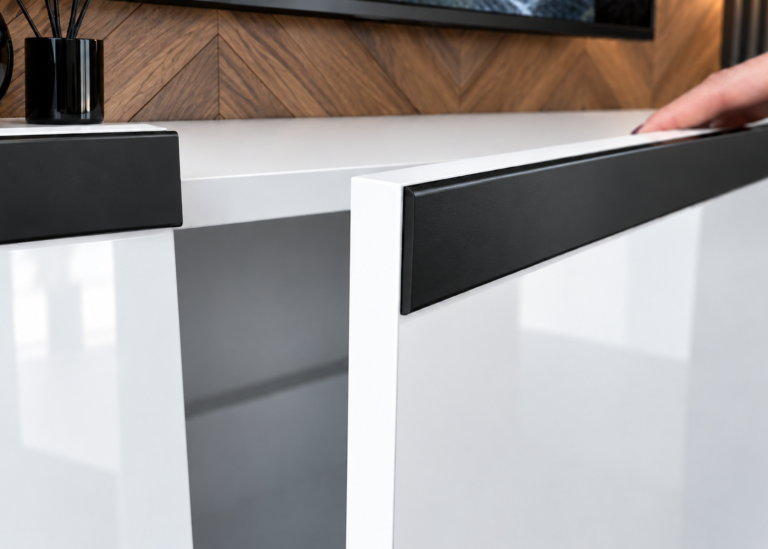 Meblościanka Prestige 300 cm TV/RTV biała połysk Producent IMP P Hepburn 4/5/W/W/0/0/CM